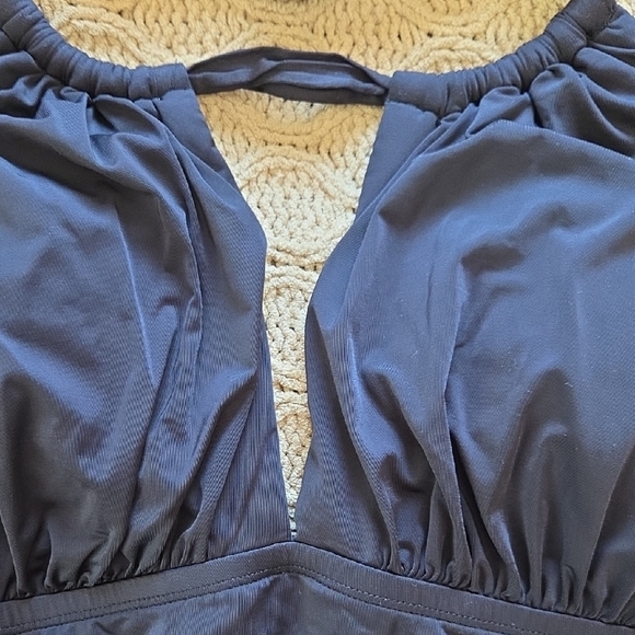 Kenneth Cole Reaction Black Halter Neck Ruched Swimsuit - Size 1X - Picture 4 of 10